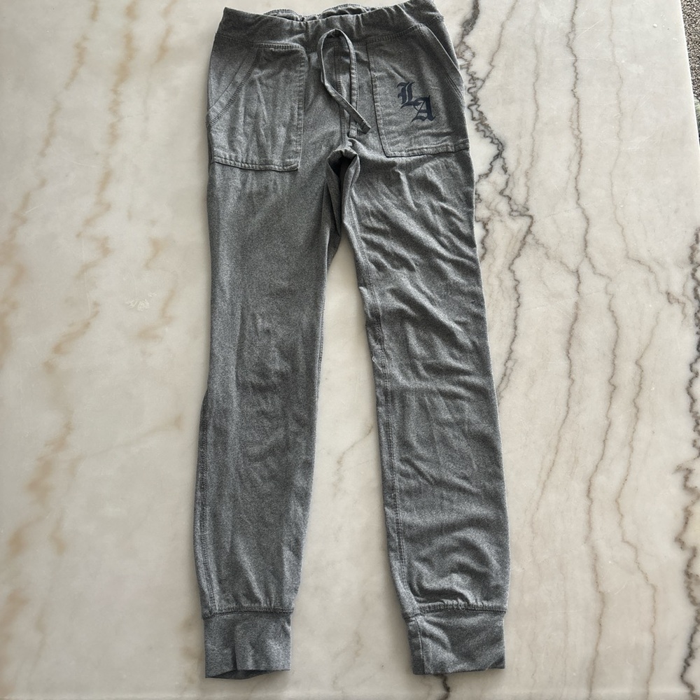 Girls grey joggers with LA design on pocket M 10/12 Stella tweed
